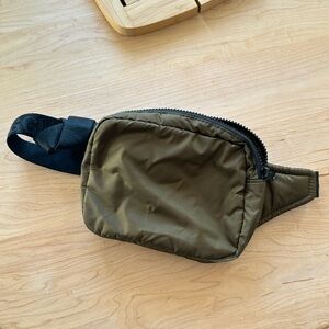BAGGU Fanny Pack (Seaweed)